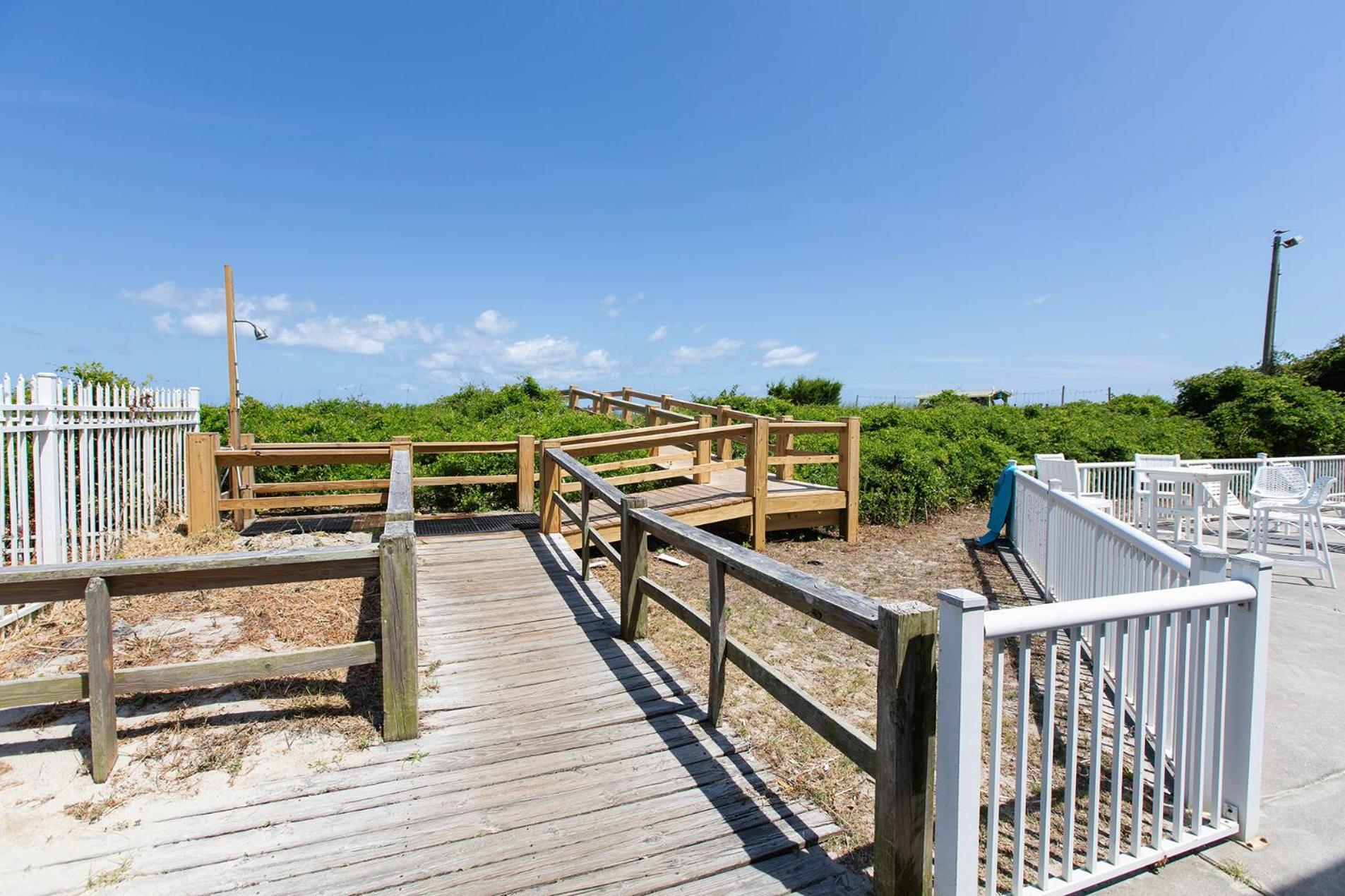 Golden Sands Oceanfront Hotel Carolina Beach Exterior photo