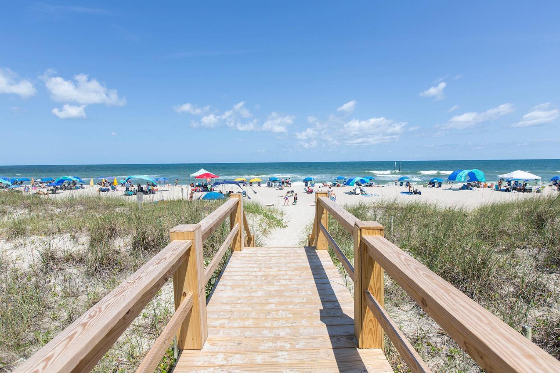 Golden Sands Oceanfront Hotel Carolina Beach Exterior photo