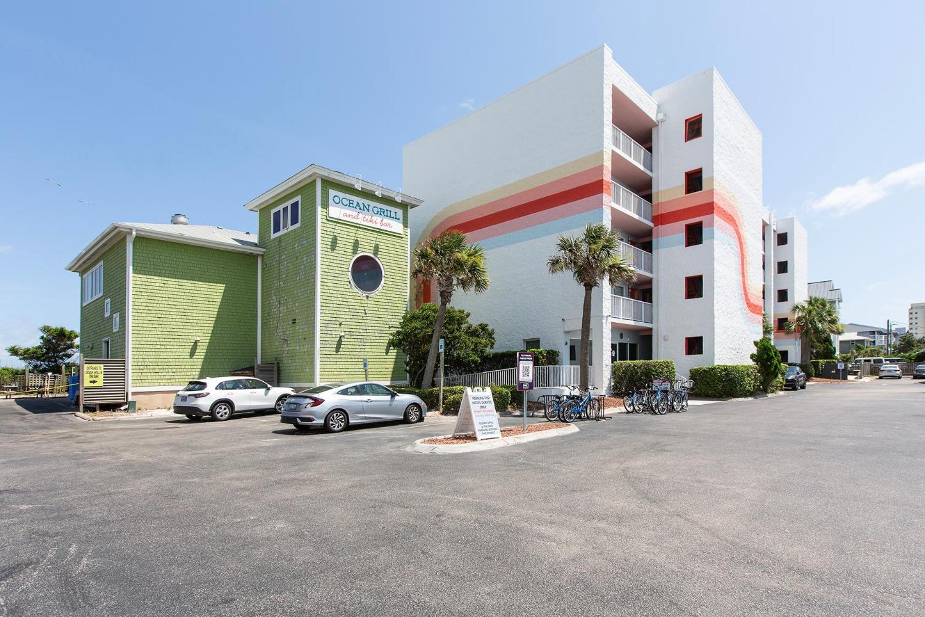 Golden Sands Oceanfront Hotel Carolina Beach Exterior photo